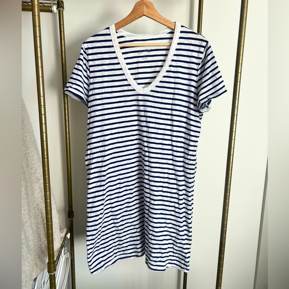 Universal Thread Dresses & Skirts - Universal threads white and navy striped tshirt dress (XL)